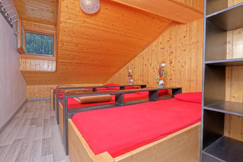 Petit Velan - Coworking & Coliving Hostel Bourg-Saint-Pierre Luaran gambar