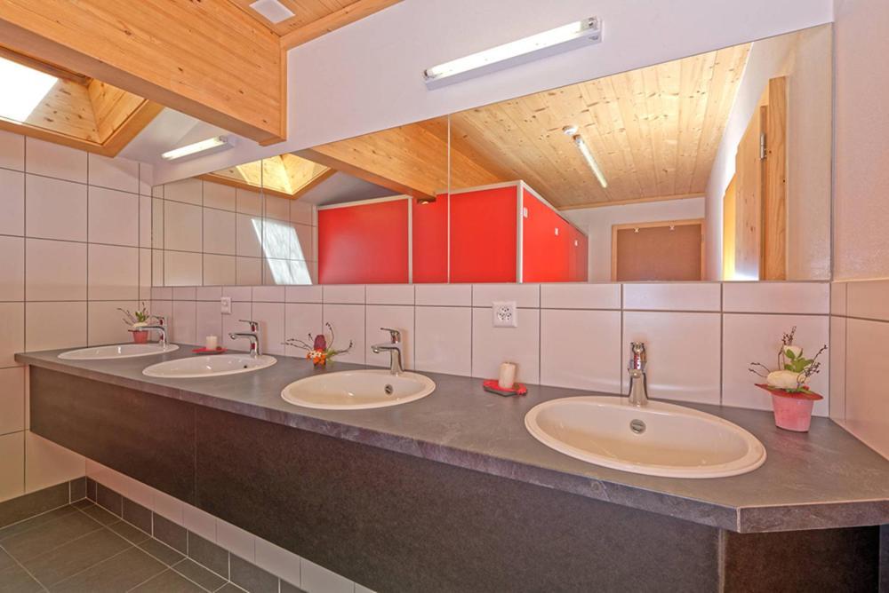 Petit Velan - Coworking & Coliving Hostel Bourg-Saint-Pierre Luaran gambar