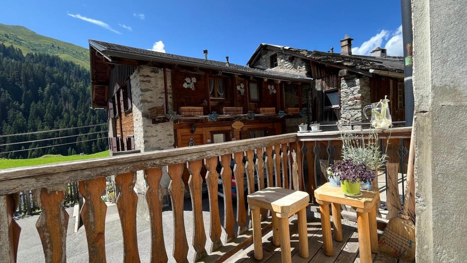 Petit Velan - Coworking & Coliving Hostel Bourg-Saint-Pierre Luaran gambar